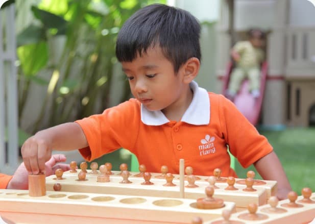5 Area Montessori